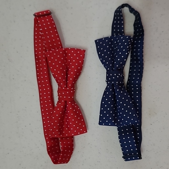 Izod boy's polka-dot bowties - Picture 1 of 3